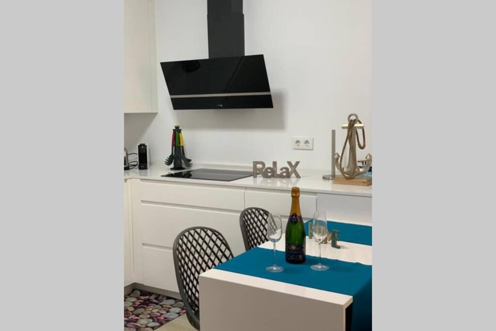 Apartamento Paseo De La Carihuela Τορρεμολίνος Εξωτερικό φωτογραφία